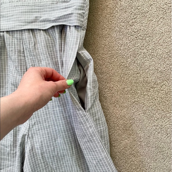 NWT Women’s Grey Striped Jumpsuit, Size Small - Picture 6 of 9